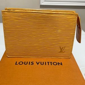 LV Toiletry 15 in Epi Leather